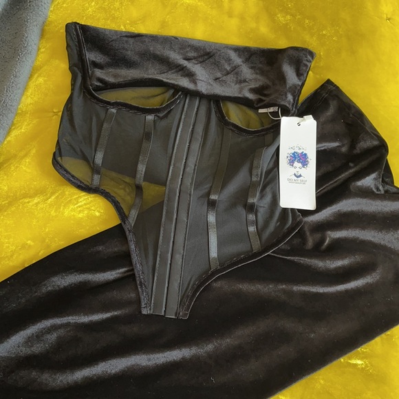 Dress - Picture 3 of 3